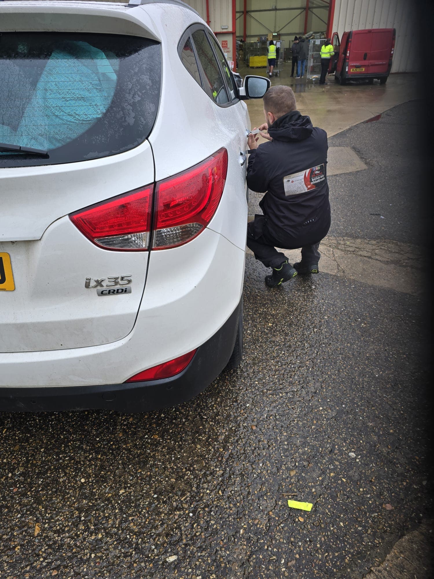 ZZB Motive locksmith at work